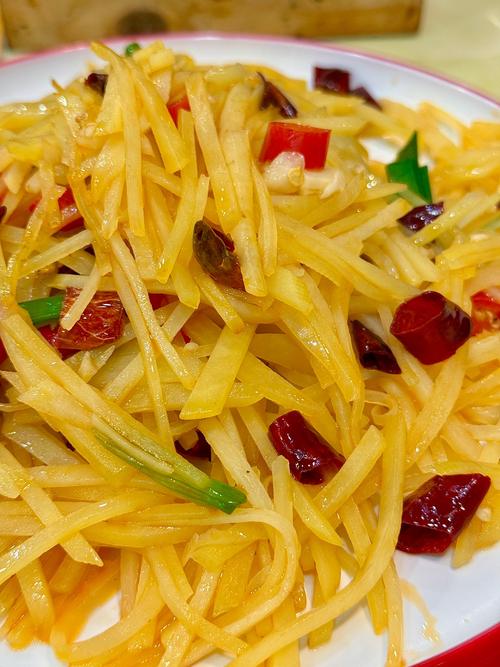 酸辣土豆丝 男人会做饭 彦祖靠边站～酸辣土豆丝 家常菜#美食